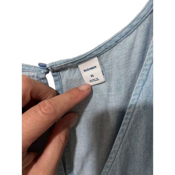 Old Navy Surplice Ruffle Cap Sleeve Cropped Cotton Chambray Jumpsuit Blue Sz XL - Picture 3 of 12